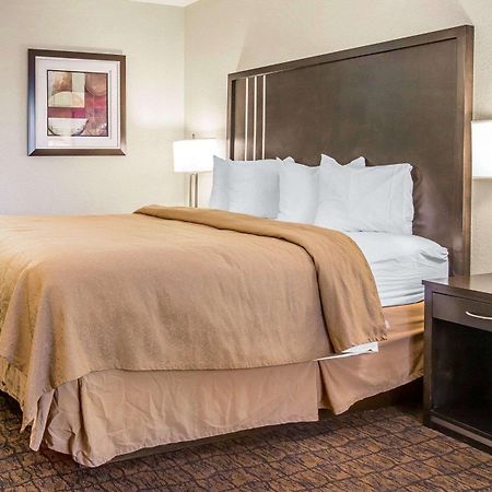 Quality Inn & Suites Woodland - Sacramento Airport Extérieur photo