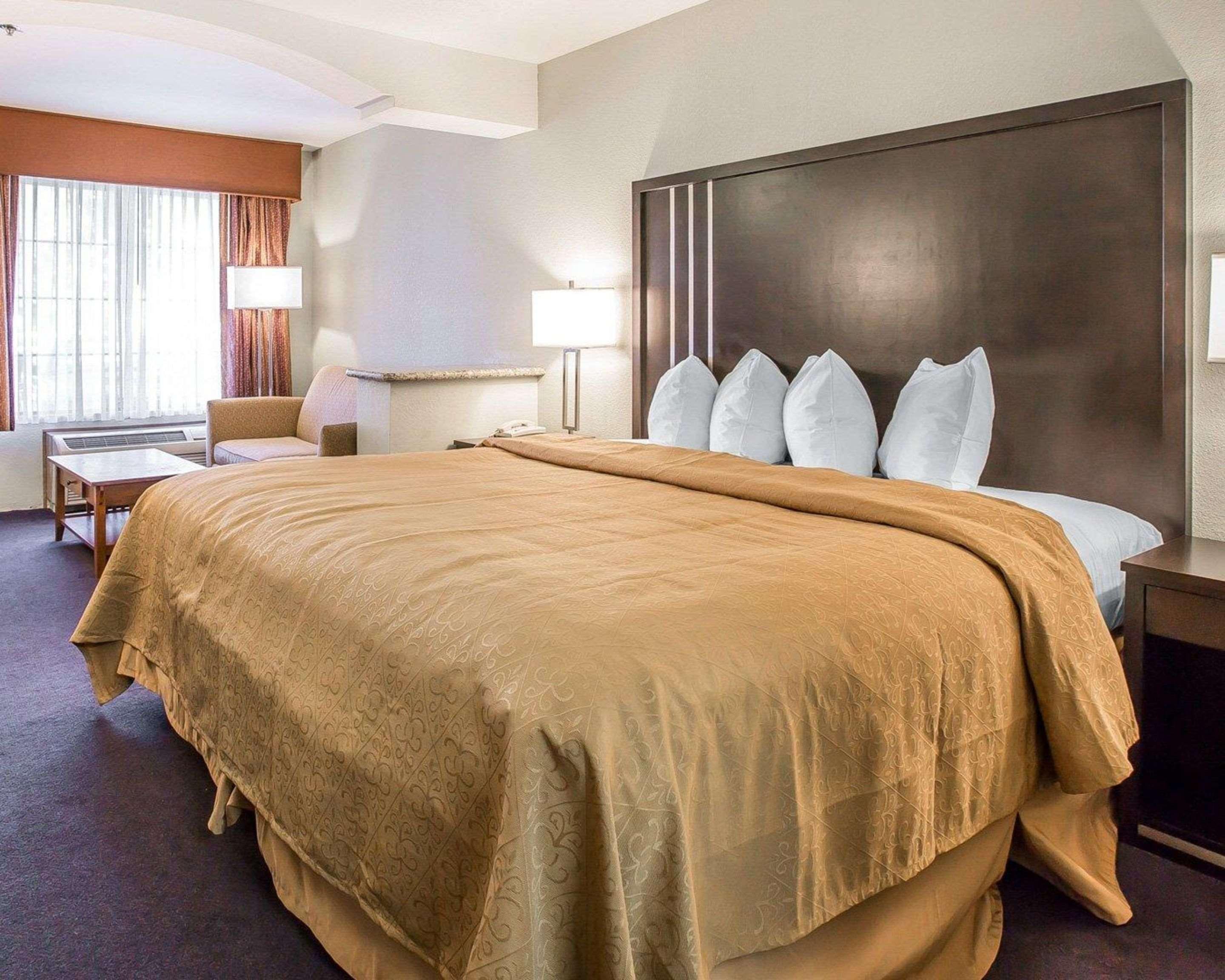 Quality Inn & Suites Woodland - Sacramento Airport Extérieur photo