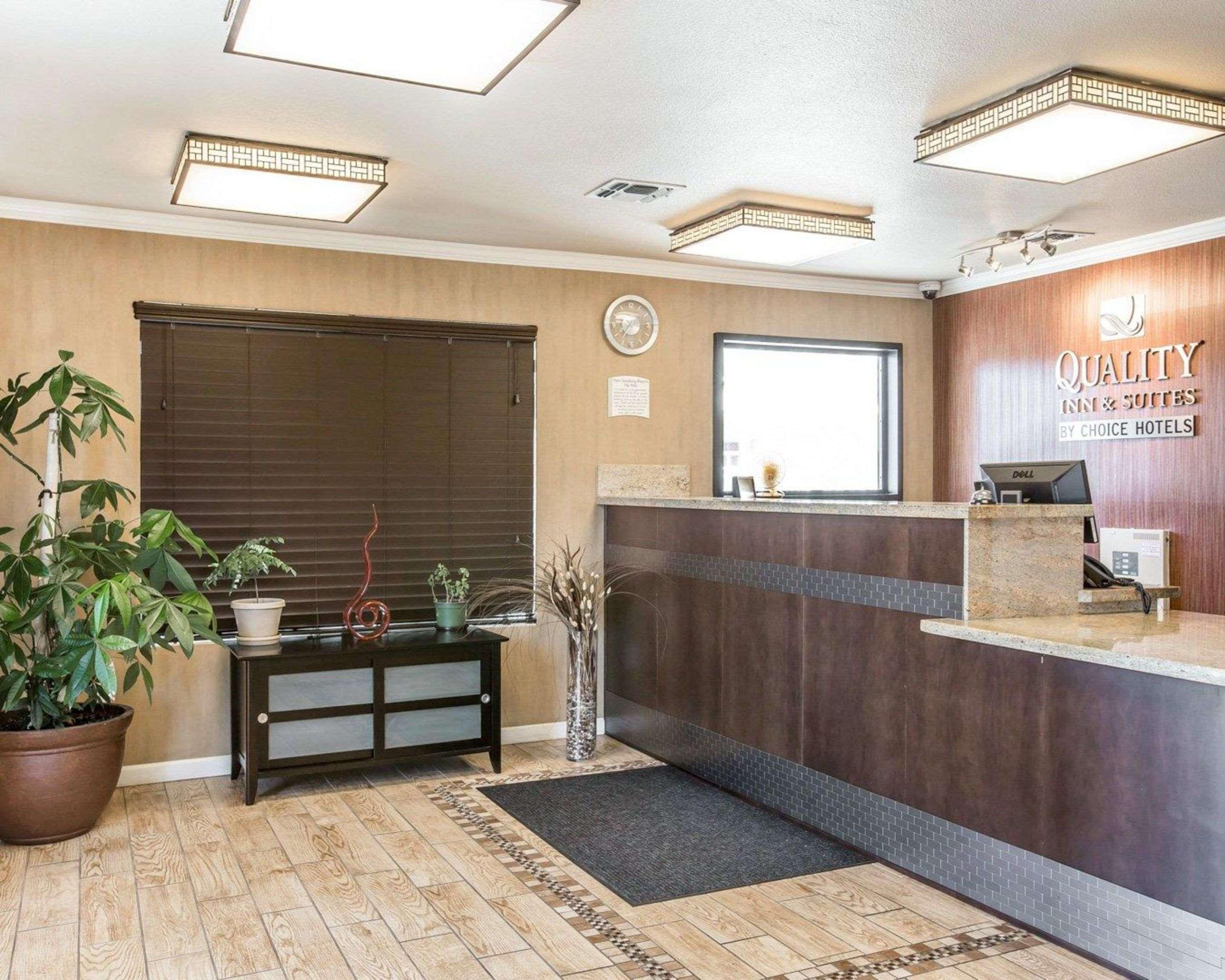 Quality Inn & Suites Woodland - Sacramento Airport Extérieur photo