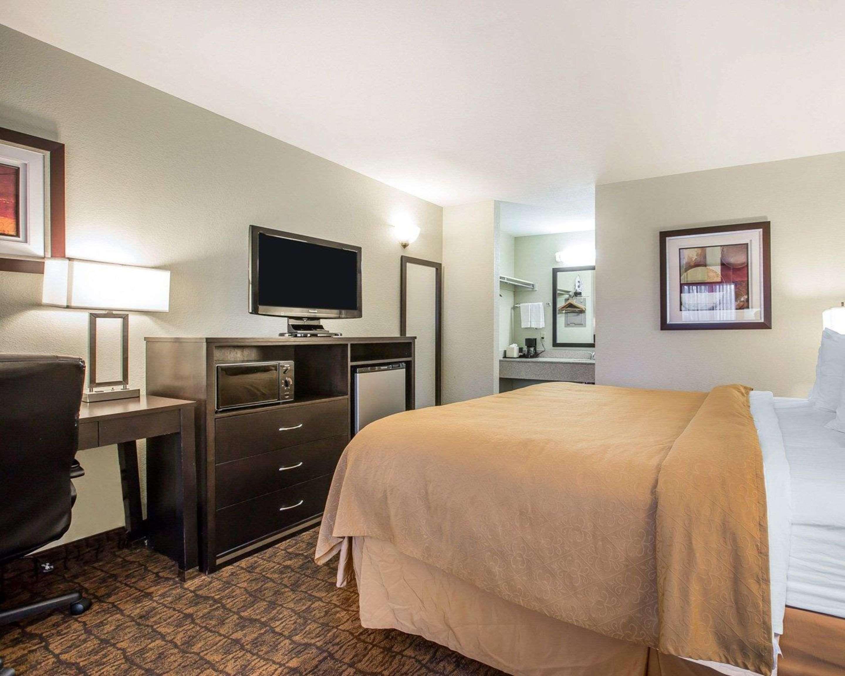 Quality Inn & Suites Woodland - Sacramento Airport Extérieur photo