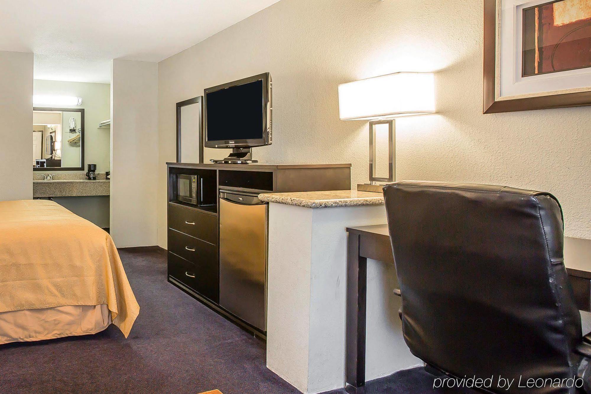 Quality Inn & Suites Woodland - Sacramento Airport Extérieur photo